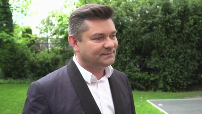 Znany poeta stanął w obronie Zenka Martyniuka! Internet aż huczy od hejtu i nienawiści! 