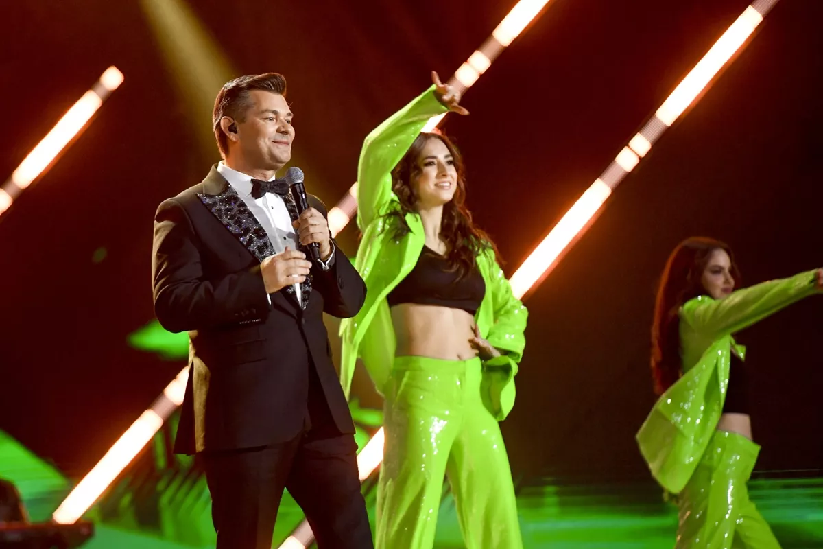 Zenon Martyniuk na żywo! Zaśpiewał swój najnowszy singiel pt. „Dziki zachód„! | VIDEO