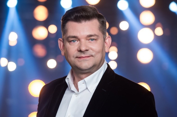 Zenon Martyniuk chce dratyscznie zmienić swoje życie! Za wszystkim stoi jego żona Danuta i hejterzy!