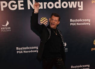 Zenon Martyniuk rozgrzał PGE Narodowy! Spektakularny występ króla disco polo i kultowe hity: 'Życie to są chwile', 'Przez Twe Oczy Zielone'!