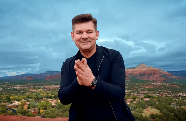 Zenon Martyniuk w genialnym utworze sprzed lat! Król jest tylko jeden!