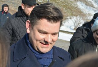 Zenon Martyniuk zaprasza do kin! Król disco polo zagrał w kultowym filmie! 