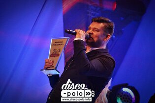Zenon Martyniuk Akcent zaskoczył fanów genialną premierą! Król disco polo wciąż jest na topie?! Niepublikowana wcześniej wersja wielkiego hitu