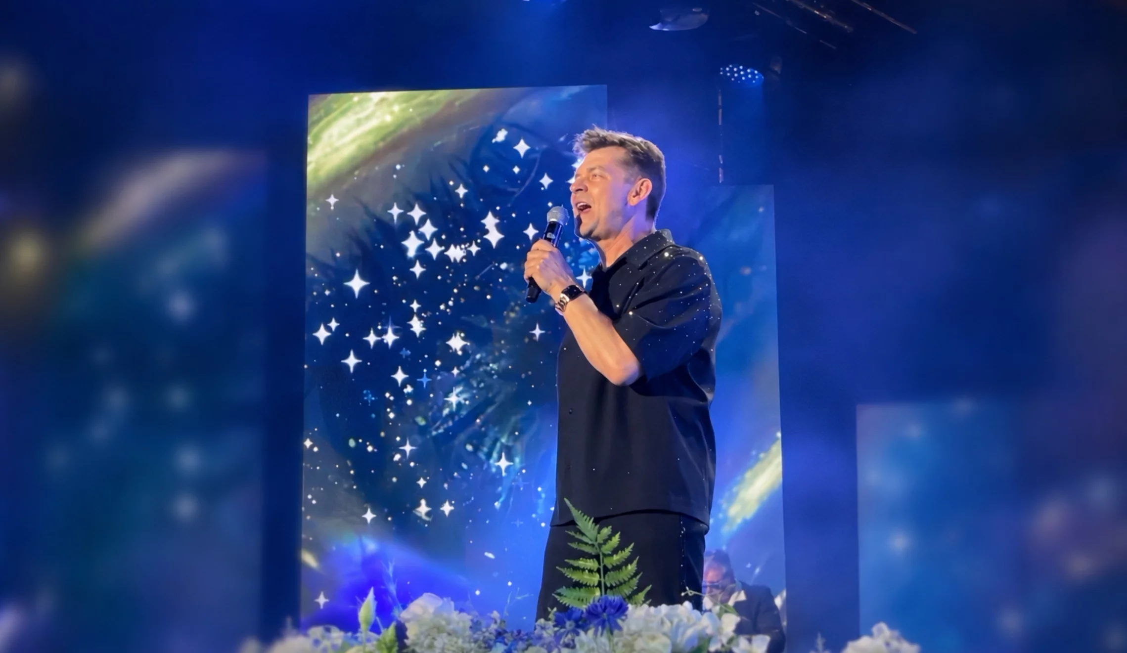 Zenon Martyniuk zaśpiewał w Iłowie „Jak statek bez morza". Nowość zabrzmiała na żywo przed tłumem