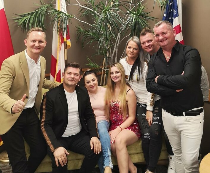 Zenon Martyniuk (Akcent) bawił się z przyjaciółmi. Wśród nich Kroppa i zespół MIG! | Mamy VIDEO