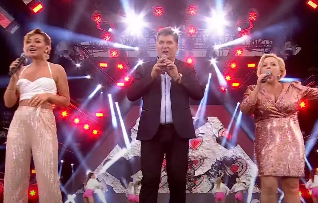 Zespół Bayer Full podbił serca uczestników Disco Hit Festival Kobylnica! Słynne „Majteczki w kropeczki„ zanuciła cała Polska!