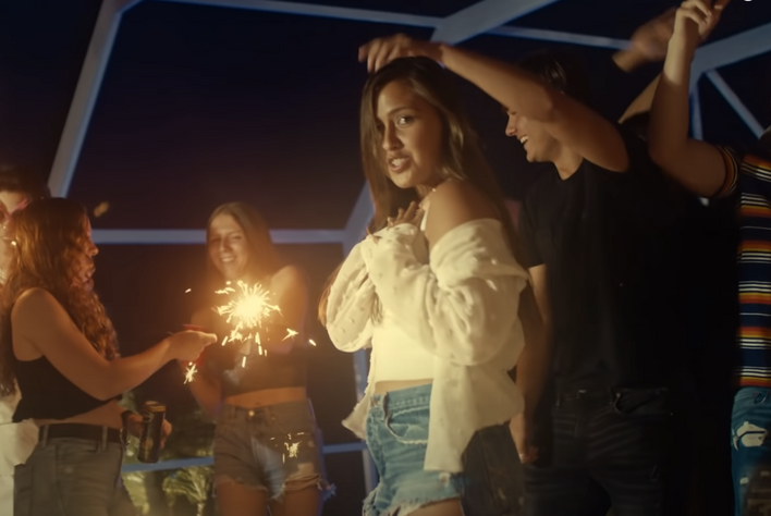 Popularny zespół disco polo - Vivat nagrał teledysk ze światową gwiazdą pop! Klip jest już w sieci! Fani komentują!