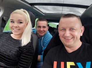 Zespół disco polo przerwał ciszę! Do sieci trafił wymowny materiał pt. "Kochaj i Tańcz" 