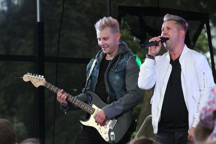 Zespól disco polo śpiewa wielki przebój pt. "Weź nie pytaj"! Jak im poszło? | VIDEO