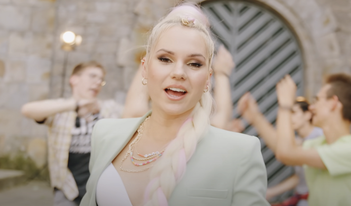 Nowość pt. ”Bawimy się” popularnej grupy disco polo Weź nie pytaj hitem lata 2021?! Fani komentują premierę! 