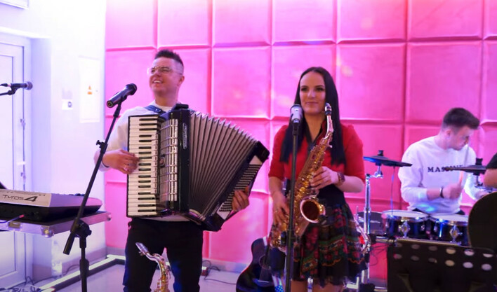 Zespół MASSiVE w utworze „Usłysz wołanie„! Jak wyszło?