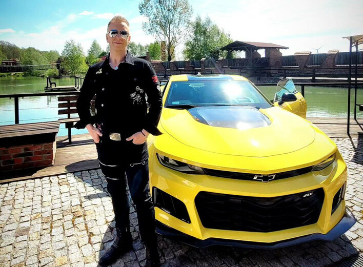 Auto z filmu Transformers w produkcji disco polo?! Marek Lemieszek News zdradza szczegóły nowości „Nie był to prosty klip„