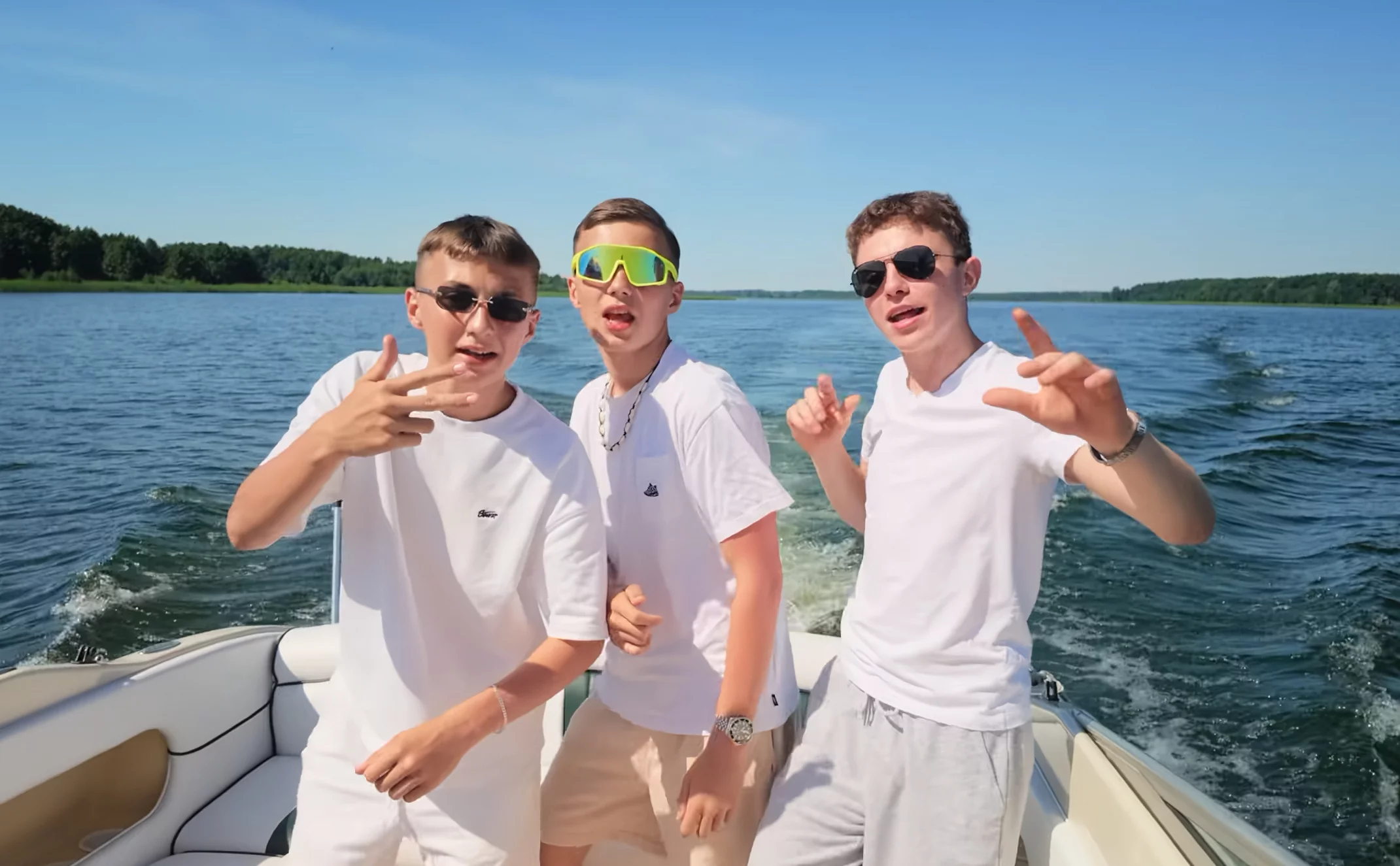 Zespół Pewniaki opublikował teledysk do „Plażowego Letniaka". Gorąca premiera dostępna