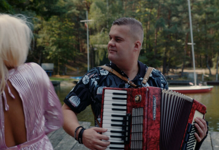 Zespół To Jest To szykuje gorącą premierę „Nasza bajka” – zobacz pierwsze kadry z planu