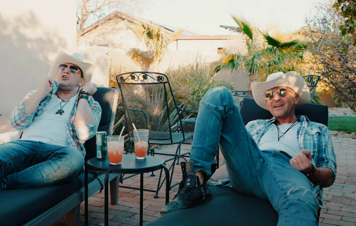 Zespół Vivat powraca z niesamowitym hitem „Jak jo kocham„! Posłuchaj już teraz i poczuj magię majówki