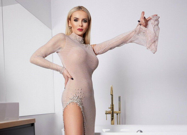 Zjawiskowa Monika Chwajoł w prześwitującym stroju! Gwiazda disco polo pokazała za dużo?