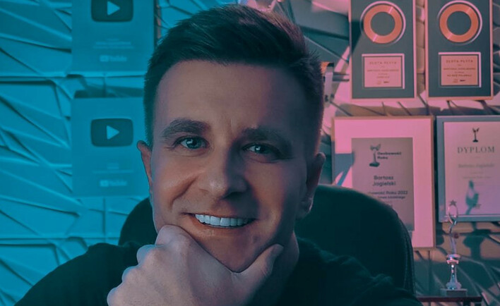 Schudł 40 kg! Znany gwiazdor disco polo zmienił się nie do poznania: Bartosz Jagielski wygląda jak IDEAŁ?! 