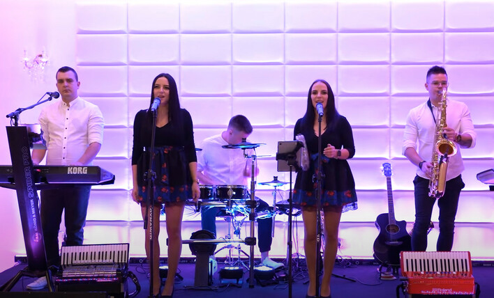 Znakomita premiera od zespołu Massive! Zaśpiewali wielki polski hit pt. „Wiła Wianki„ 