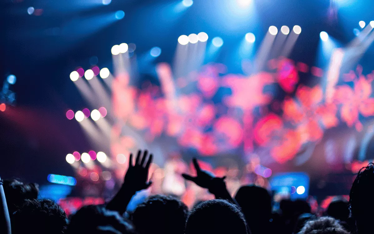 Znamy gwiazdy, które rozgrzeją lato w Kościerzynie! Sprawdź, kto zagra na scenie! Lili, Dejw, Vito Bambino, Zagrobelny i Liber