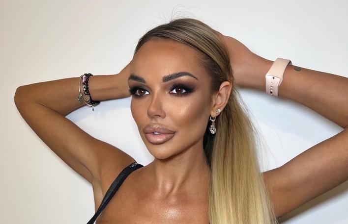 Znana wokalistka disco polo chce ingerować w urodę Polek?! „czuję że pędzel mam we krwi„ Gwiazda znalazła na siebie nowy plan! 