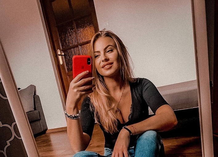 Znana wokalistka disco polo Marlena Sztando Szpilki kusi w czerwieni. Gwiazda zaskoczyła stylizacją i makijażem!