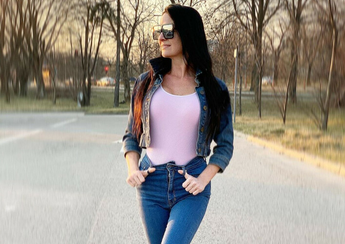 Znana wokalistka disco polo pokazała biust w telewizji?! Fani w szoku „Luxusowo i stylowo„
