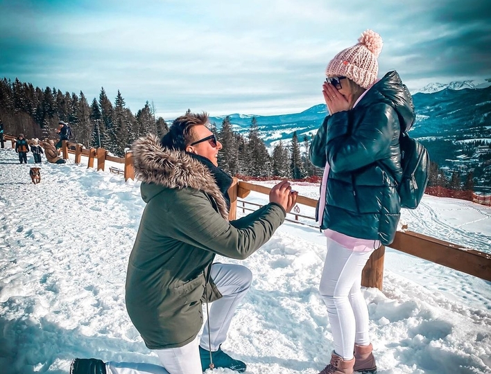 Znana wokalistka disco polo powiedziała „tak”! Sceneria zaręczyn zapiera dech w piersiach! 