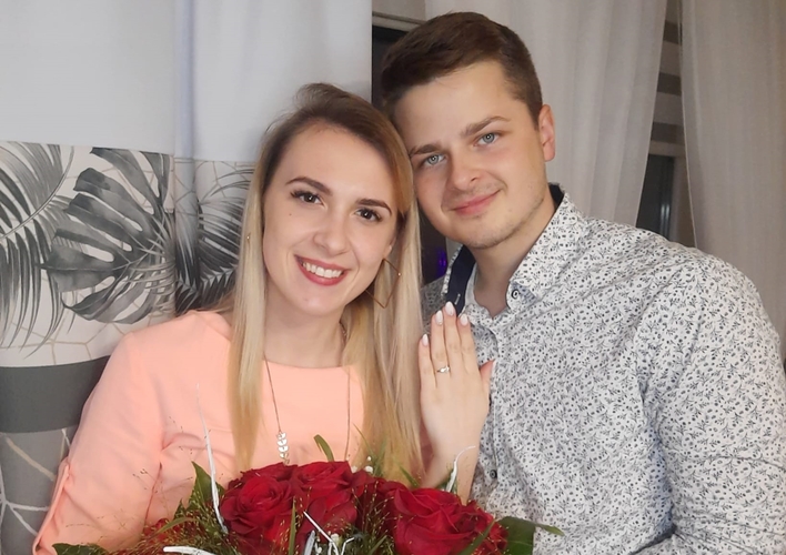 Znana wokalistka disco polo powiedziała „Tak„! Gwiazda pokazała pierścionek zaręczynowy! Jest piękny! 