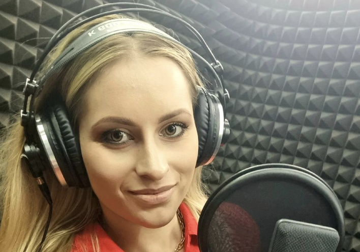 Znana wokalistka disco polo przyłapana na planie zdjęciowym! Wiemy jaką niespodziankę szykuje fanom! 