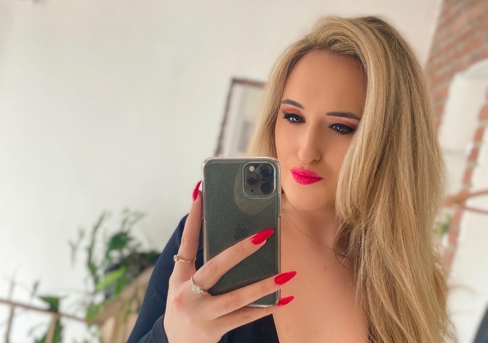 Kuszące FOTO znanej wokalistki disco polo podbija sieć! Gwiazda odsłoniła to, co ma najpiękniejsze ”Jesteś jak aniołek ”