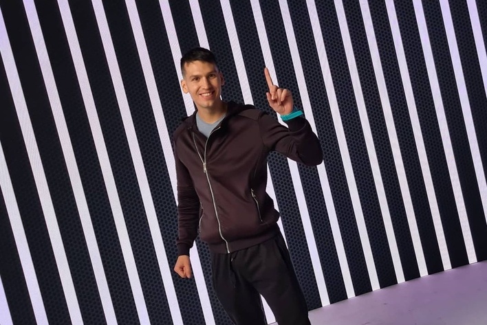 Znani producenci muzyczni odświeżyli nowy hit zespołu Bayera! Klubowa wersja podbije listy przebojów?! 