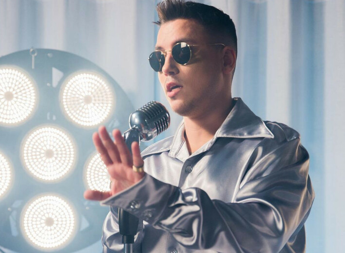 MiłyPan otrzymał niemoralną propozycję! Fanka chce go wynająć na całą noc w hotelu! Komentarz artysty disco polo szokuje!