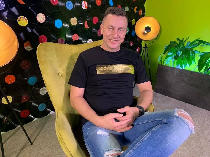 Znany gwiazdor disco polo świętuje ważną rocznicę! Artysta podzielił się wzruszającym zdjęciem! 