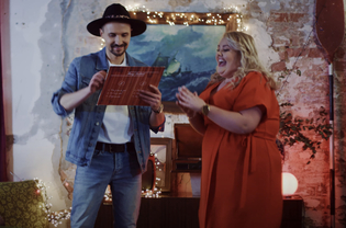 Znany prezenter telewizyjny i gwiazda TVN Style w teledysku disco polo! Artyści podbiją tym rynek muzyczny?!