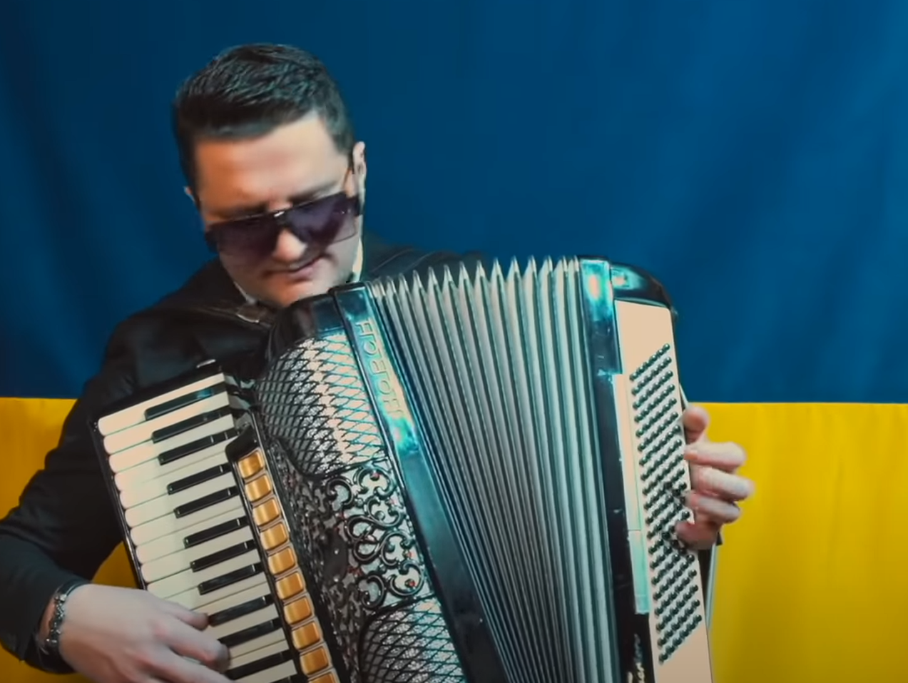 Znany wokalista disco polo pokazał solidarność z Ukrainą! Kordian piękną piosenką „Wolna Ukraina” wzruszył internautów!