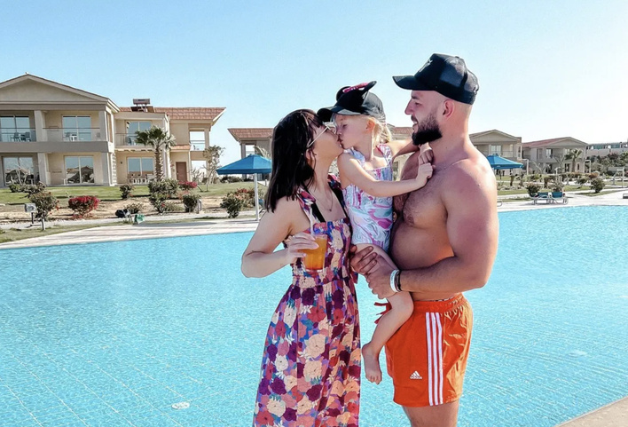 Znany wokalista pochwalił się rodzinnymi wakacjami! FOTO Konrad Kulczyński Shantel umieścił w sieci poruszający kadr! Fani zachwyceni!
