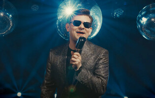 Zniewalająca nowość Zenona Martyniuka już w sieci! Król disco polo utworem 