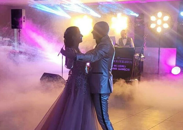 Zobacz, jak Skolim rozkręca weselną imprezę – Występ, który wszyscy będą pamiętać