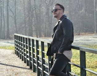 Zobaczcie co gwiazdor disco polo zrobił w swojej kuchni! Fani w szoku.