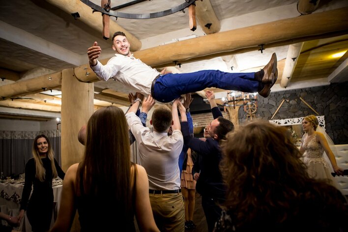 To będzie hit wszystkich Par Młodych?! Zobaczcie jako pierwsi weselny przebój!