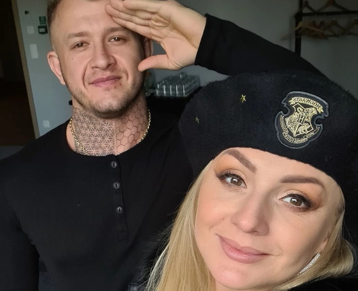 Żona Dawida Narożnego pochwaliła się drogim prezentem!  Gwiazdor disco polo sprezentował Jej biżuterię za prawie 4 tysiące!