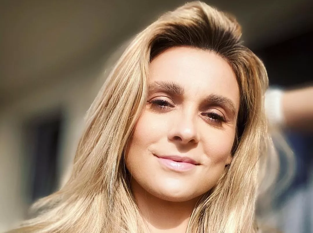 Żona Sławomira skradła całe show?! Przepiękna Magdalena Kajrowicz zachwyca dekoltem do pasa! Fani pod wrażeniem! 