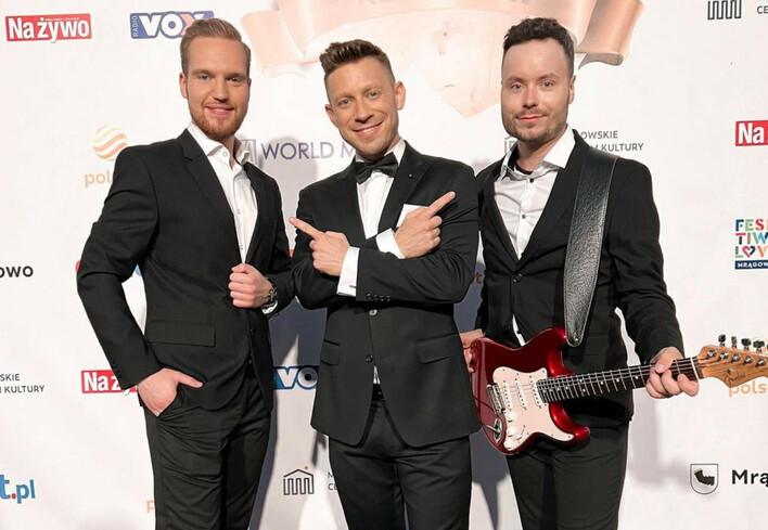 Tak grupa Masters skradła show podczas Festiwalu Weselnych Przebojów w Mrągowie! Fani Pawła Jasionowskiego zachwyceni! | VIDEO