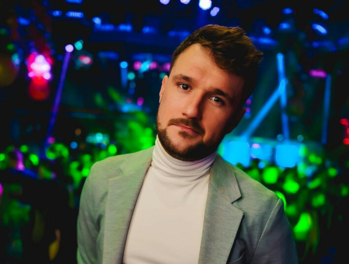 Nowy HIT?! Karol Zawrotniak DEFIS zdradza kolejne szczegóły nowego projektu! Czym teraz zaskoczy uwielbiany gwiazdor disco polo?! 
