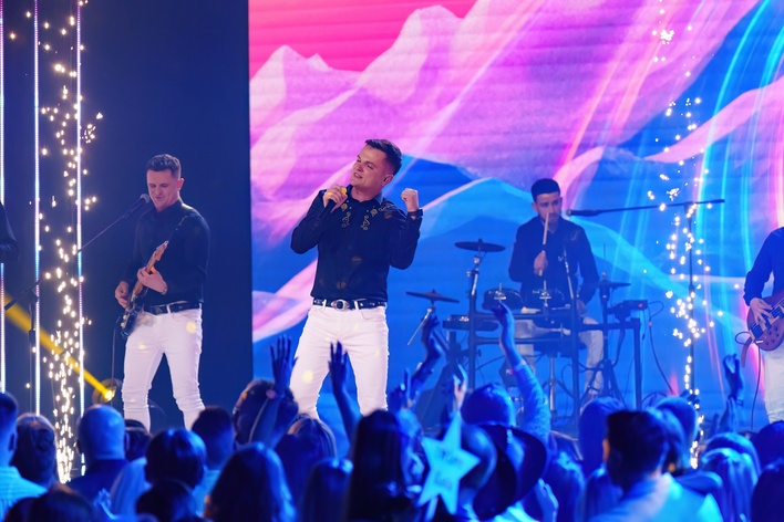 Zwycięzcy „Disco Star 2024” Max z Jankowej z niepowtarzalną pamiątką z programu, która trafiła na aukcję!
