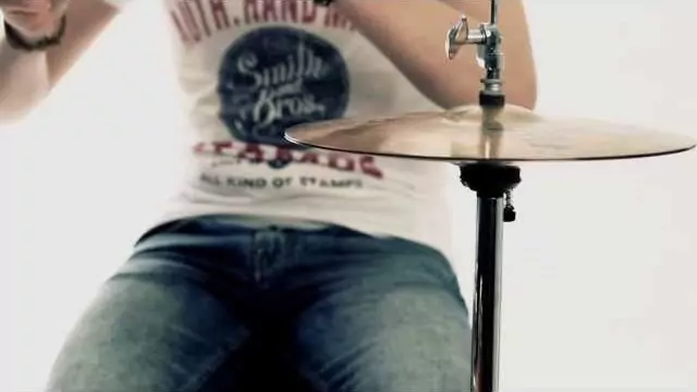 Piękni i Młodzi - Niewiara