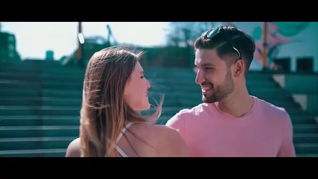 Moment - Usta Karmelowe