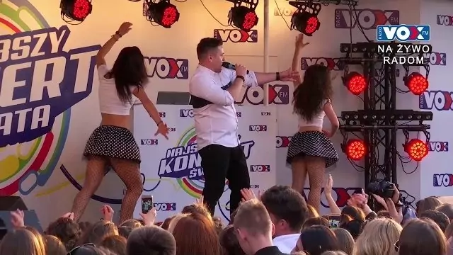 AREK KOPACZEWSKI - PIERWSZY POCAŁUNEK NASZ [Najszybszy Koncert Świata - Radom 2018]