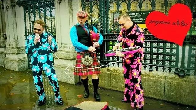 Pragnienie Miłości - Blondyna z Londyna 