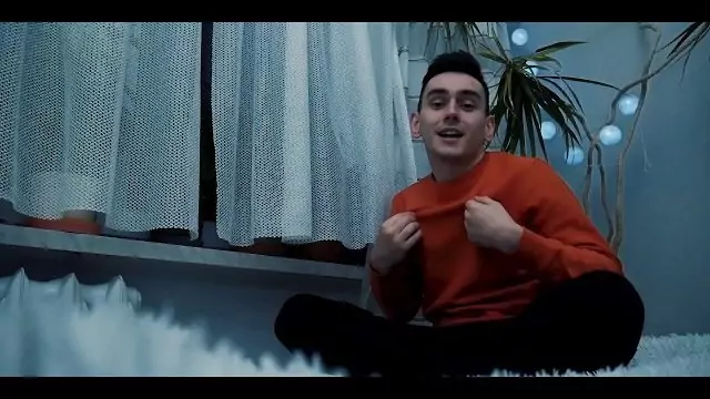 Denis - Miała być tu na 20:00